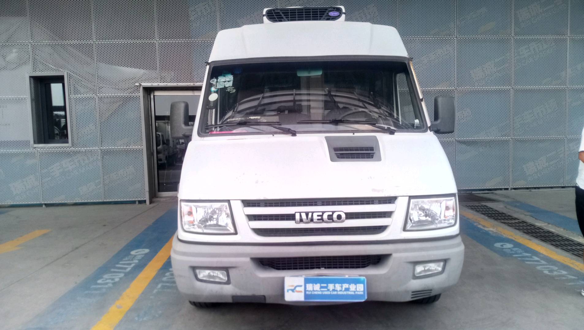 依维柯 依维柯得意 2017款 2.8T V35箱货中顶3/6座43S5 二手车市场选瑞诚