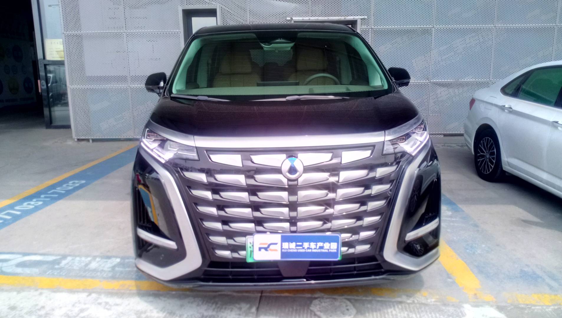 腾势 腾势D9 2022款 DM-i 970 四驱尊荣型 二手车市场选瑞诚