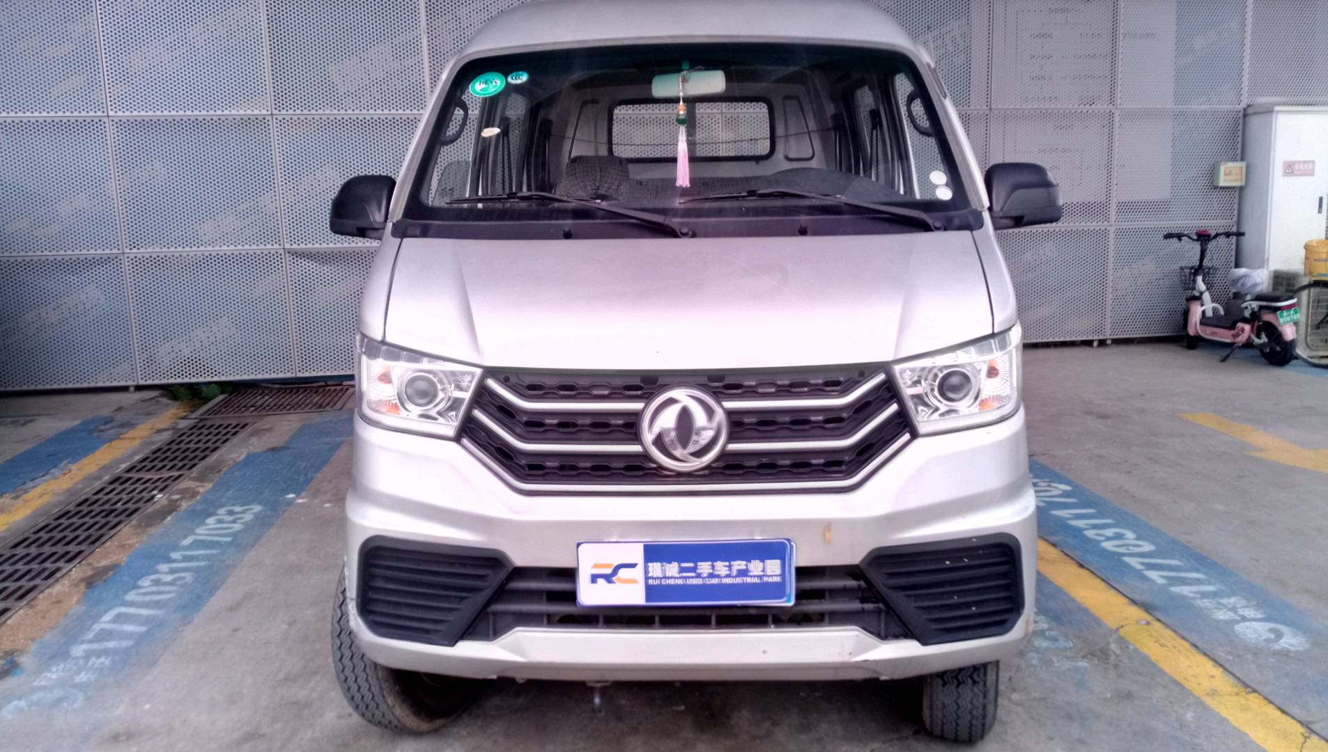 东风股份 小霸王V 二手车市场选瑞诚