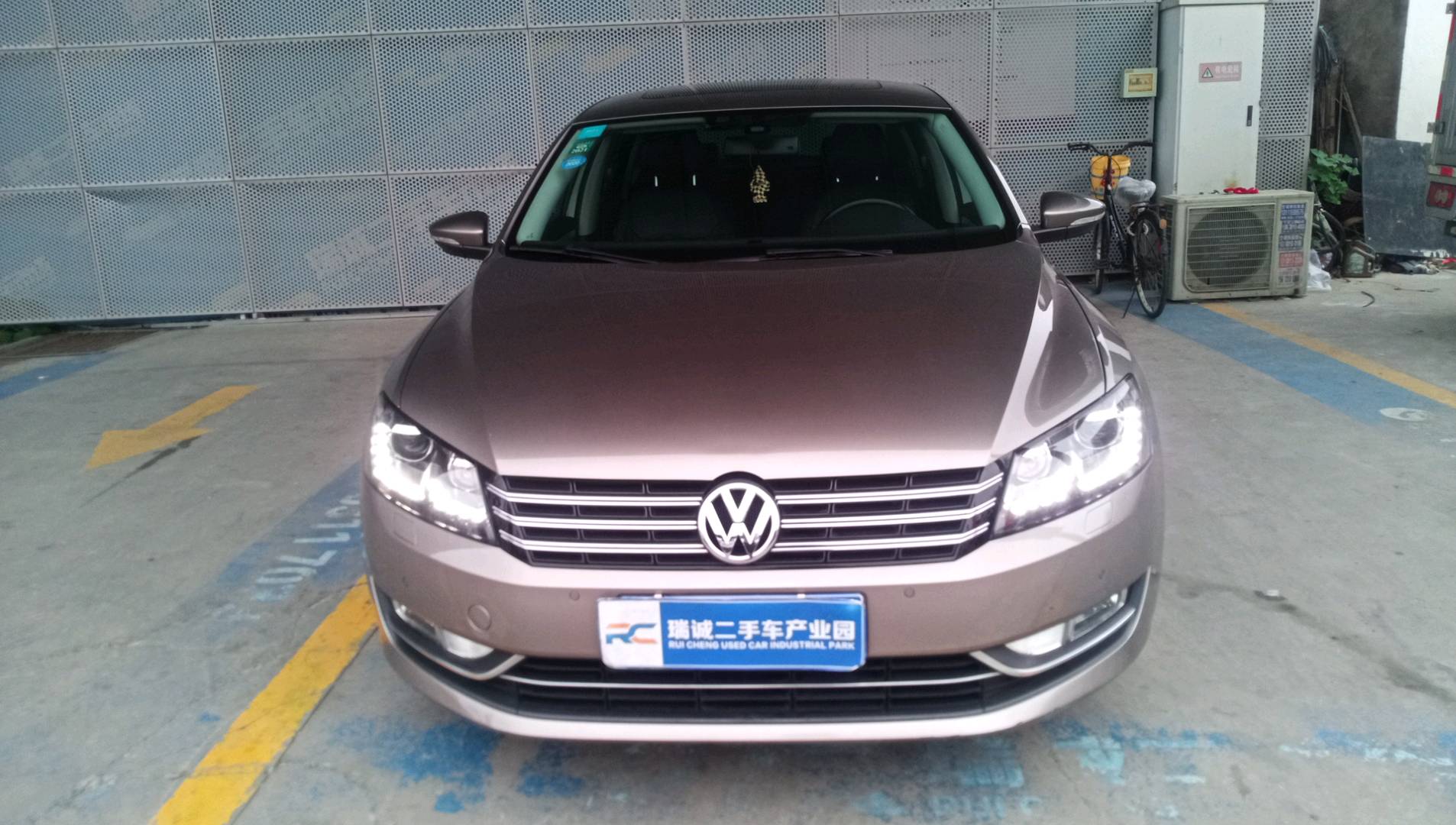 大众 帕萨特 2015款 1.8TSI DSG御尊版 二手车市场选瑞诚