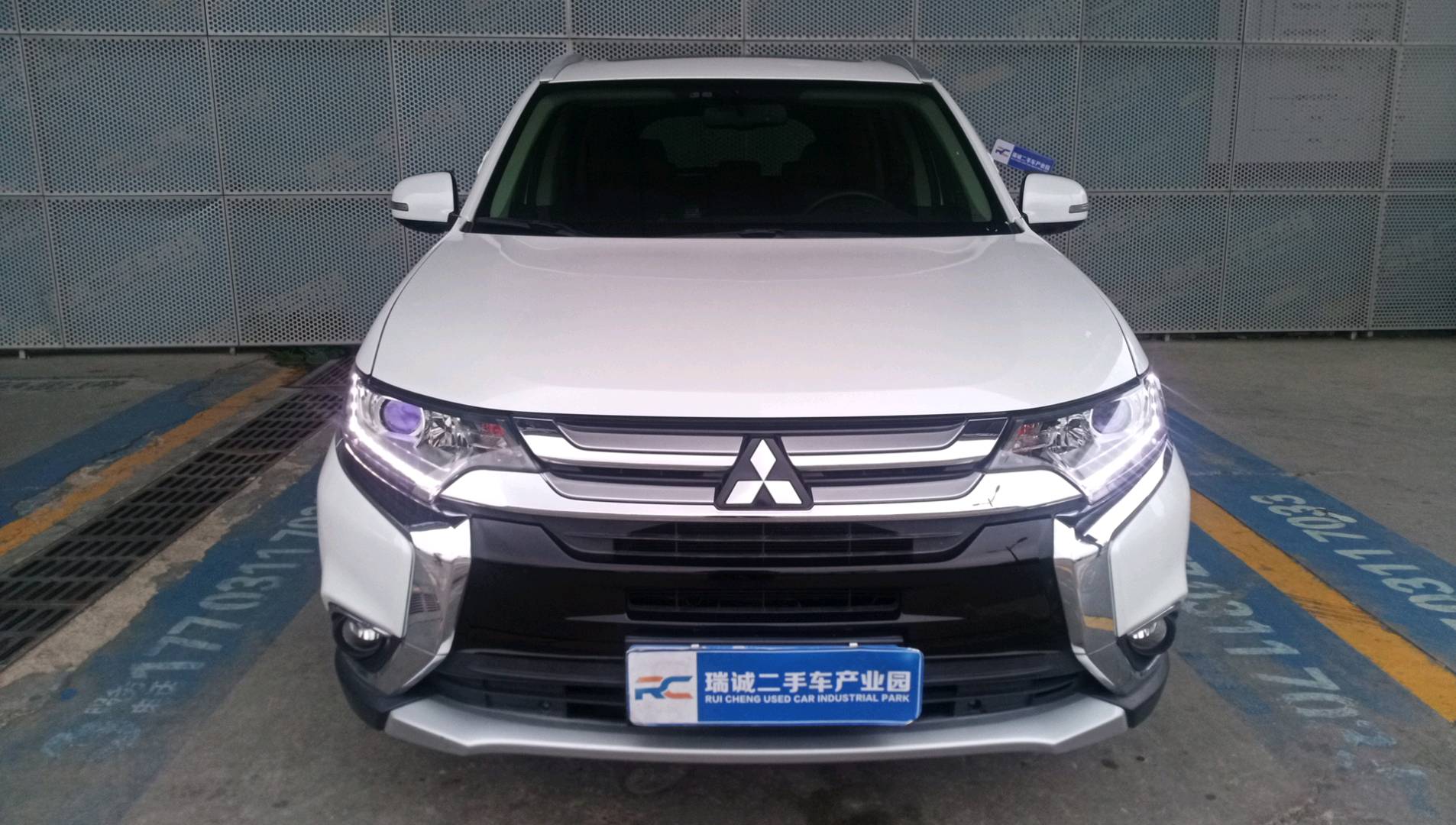 三菱 欧蓝德 2018款 2.0L 两驱荣耀版 5座 二手车市场选瑞诚