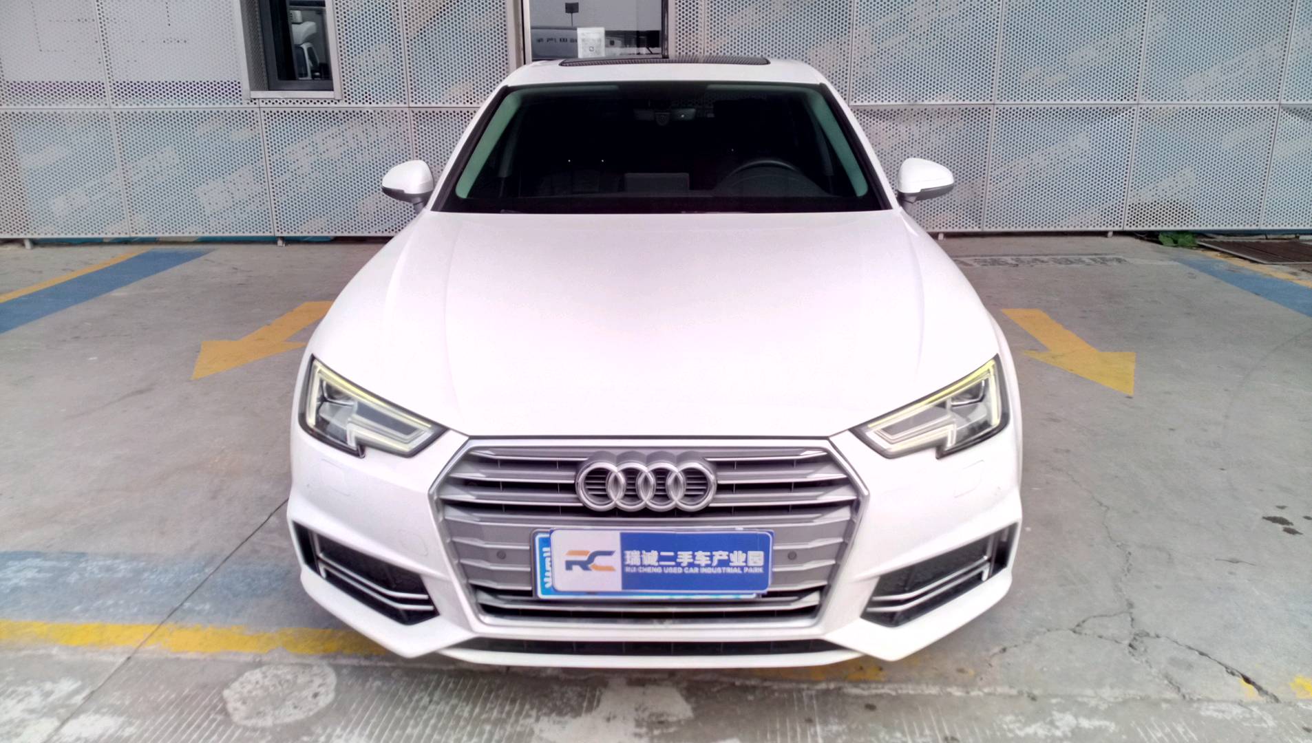 奥迪 奥迪A4L 2018款 30周年年型 40 TFSI 时尚型 二手车市场选瑞诚