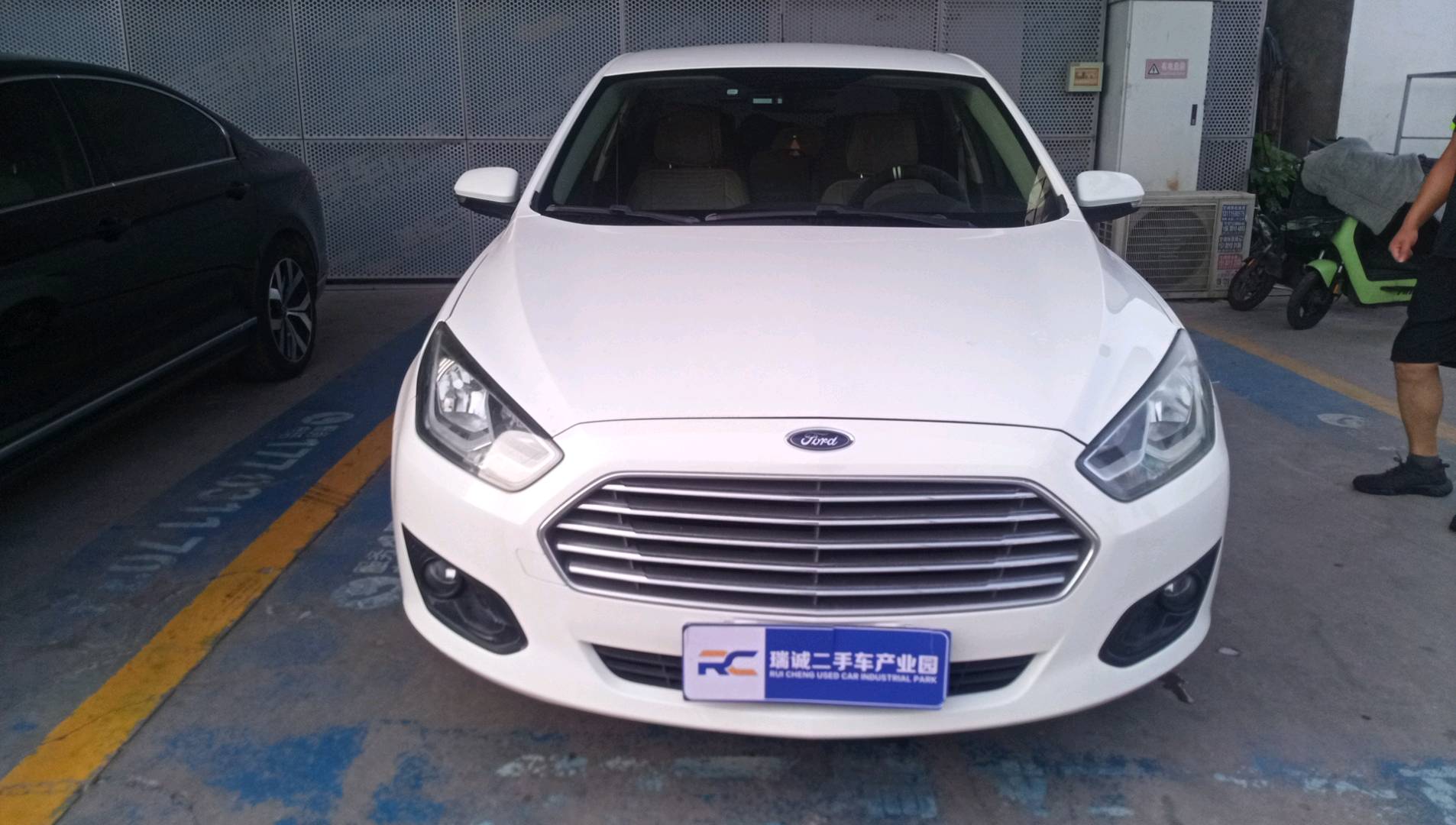 福特 福睿斯 2015款 1.5L 手动舒适型 二手车市场选瑞诚