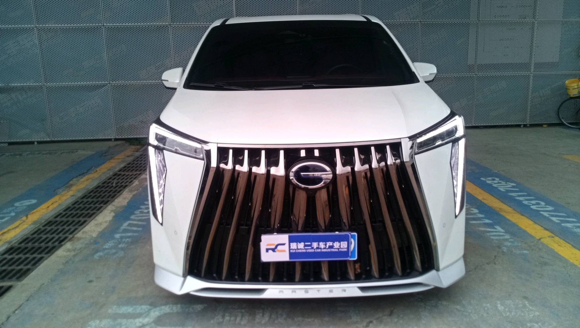 广汽传祺 传祺GM8 2023款 宗师系列 双擎 御尊 二手车市场选瑞诚