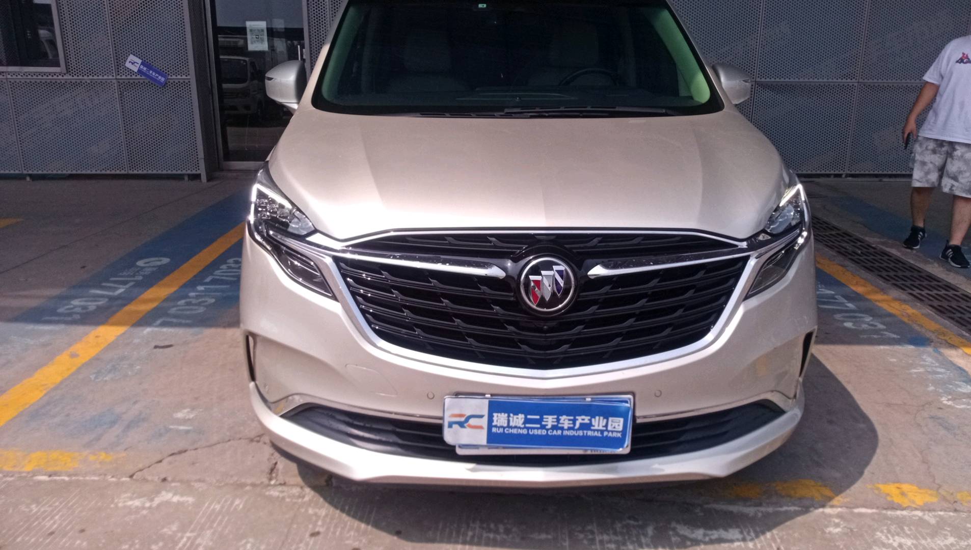 别克 别克GL8 2022款 ES陆尊 653T 尊享型 二手车市场选瑞诚
