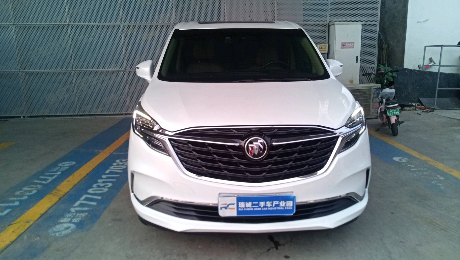 别克 别克GL8 2021款 ES陆尊 653T 豪华型 二手车市场选瑞诚