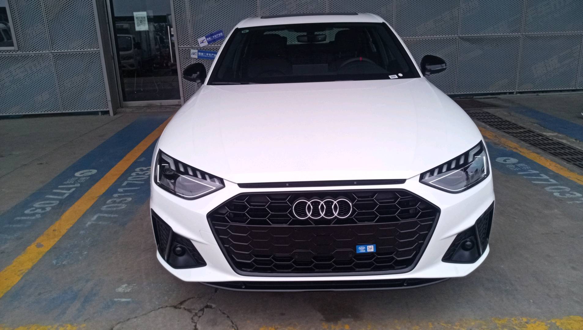 奥迪 奥迪A4L 2025款 200万辆悦享版 40 TFSI 豪华动感型 二手车市场选瑞诚