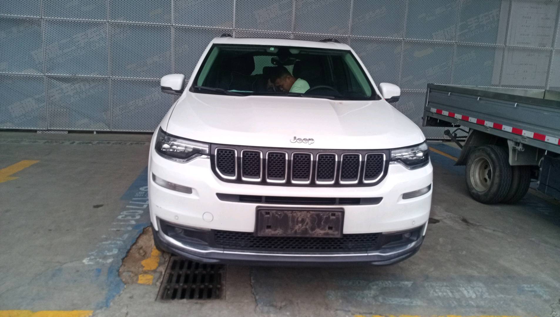 Jeep 大指挥官 2018款 2.0T 四驱悦享版 国VI 二手车市场选瑞诚