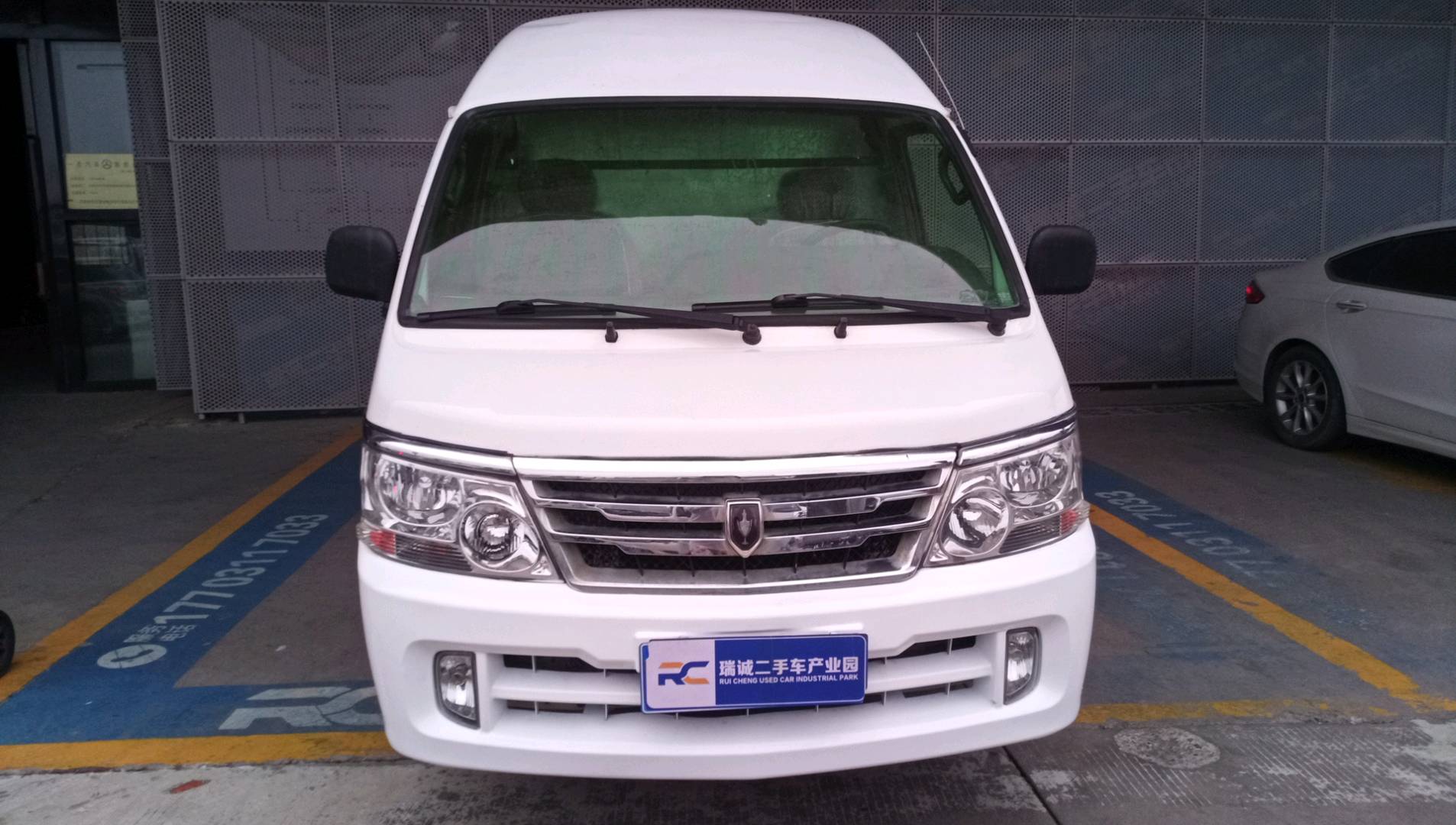 金杯 金杯海狮 2018款 2.0L五代快运王豪华型标准顶10座4G21C 二手车市场选瑞诚