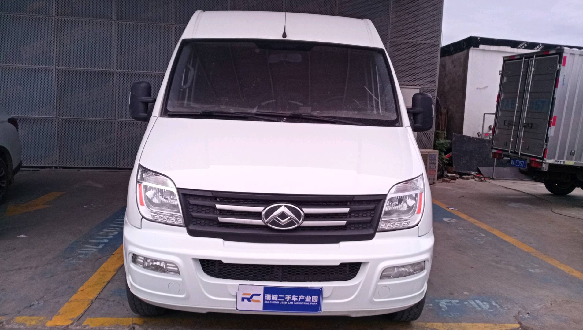 上汽大通MAXUS 上汽大通V80 2021款 2.0T PLUS AMT商旅版长轴中顶9座 二手车市场选瑞诚
