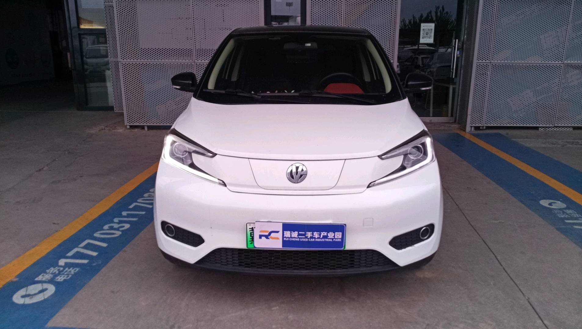 电动屋 YOUNG光小新 2021款 S400 4座 二手车市场选瑞诚