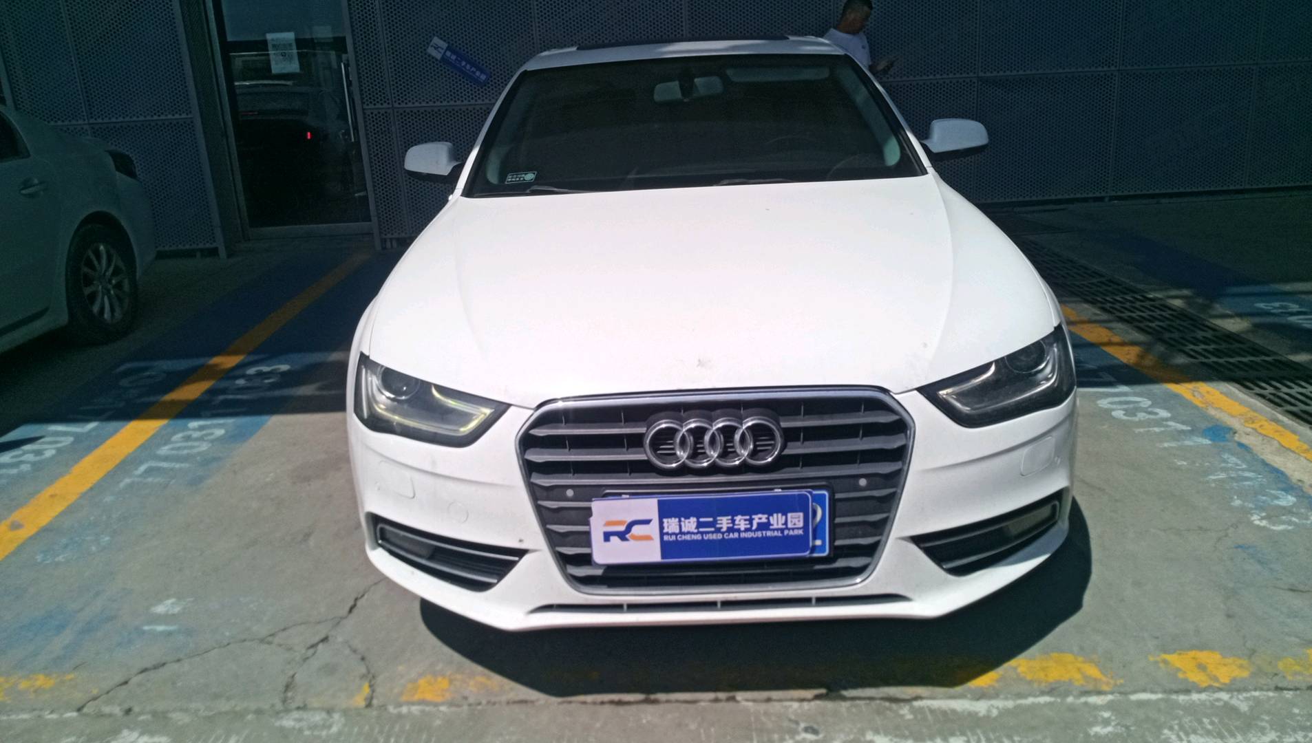 奥迪 奥迪A4L 2015款 35 TFSI 自动标准型 二手车市场选瑞诚