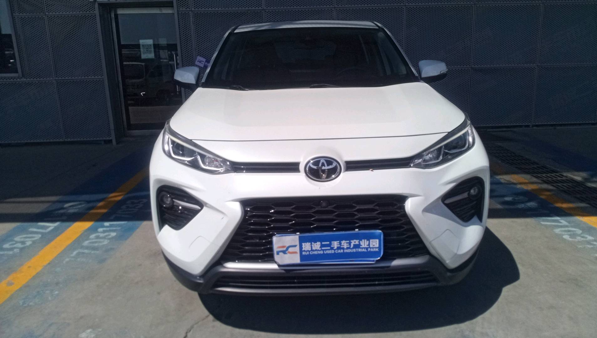 丰田 威兰达 2022款 2.0L CVT两驱尊贵版 二手车市场选瑞诚