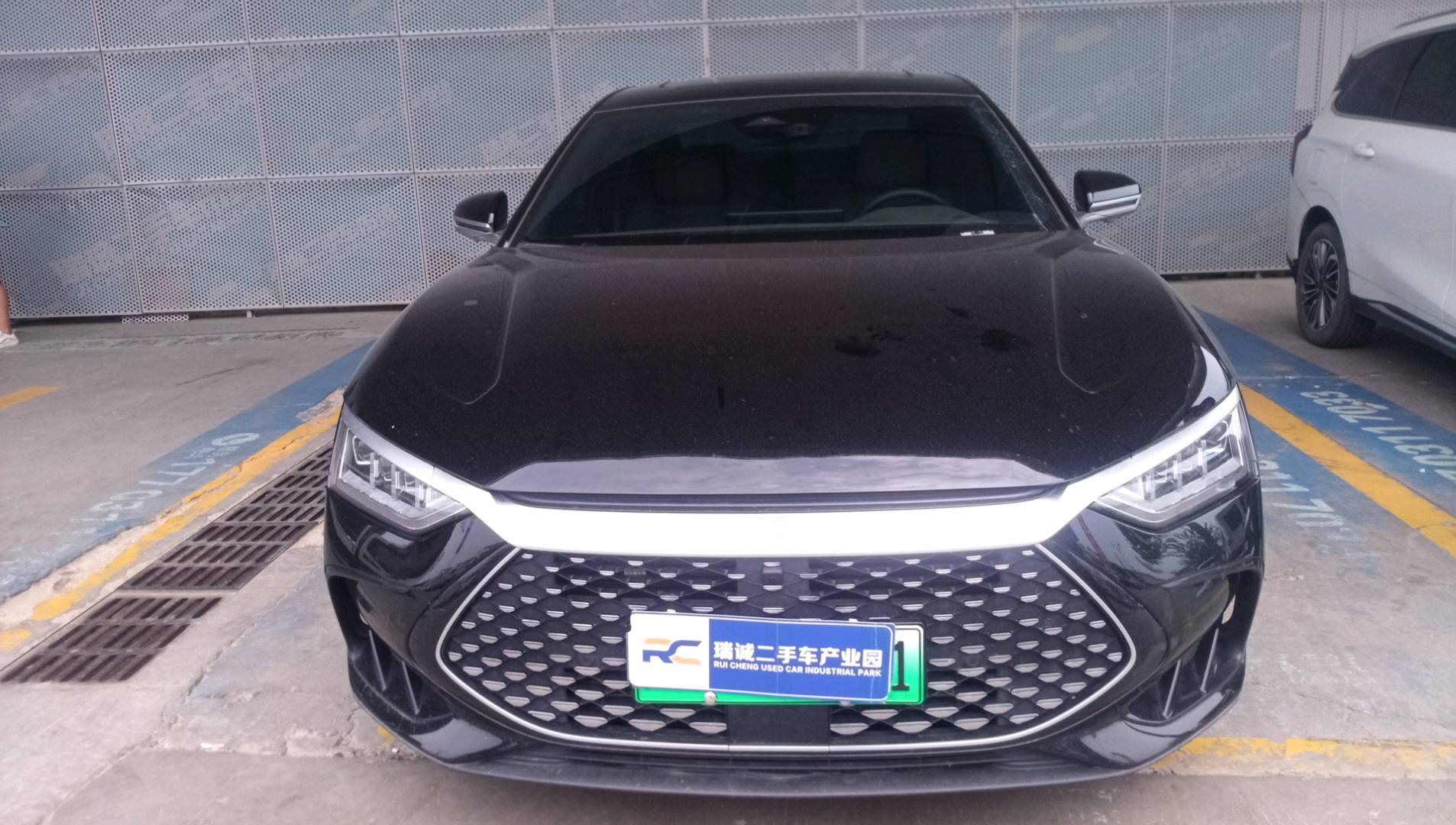比亚迪 汉 2023款 DM-i 冠军版 121KM 尊荣型 二手车市场选瑞诚
