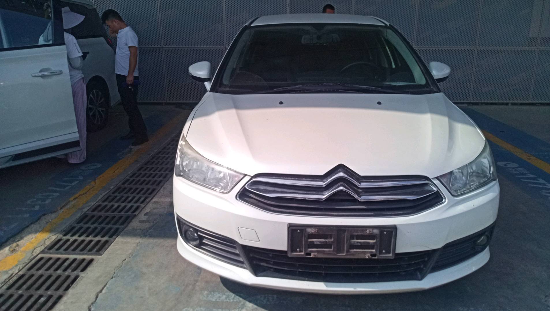 雪铁龙 世嘉 2016款 经典 三厢 1.6L 手动品尚型 二手车市场选瑞诚