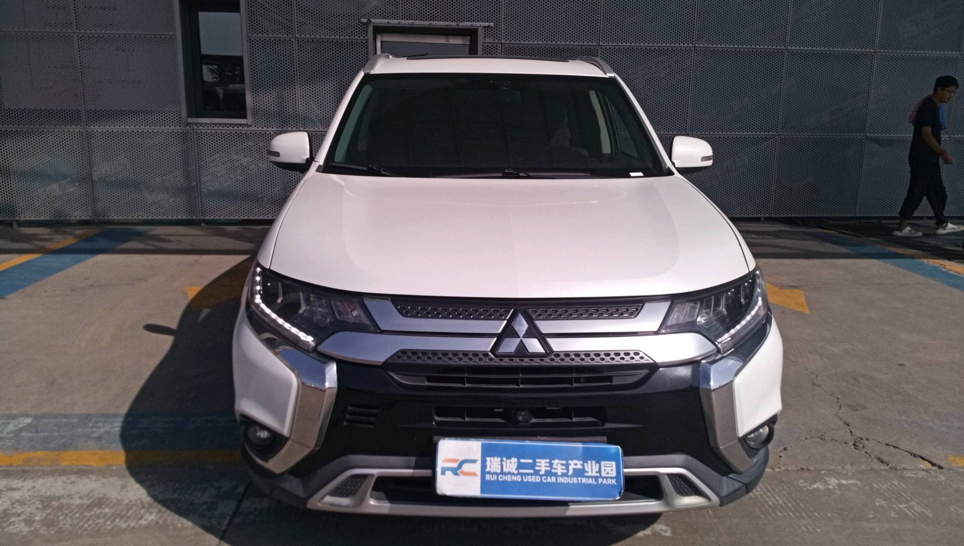 三菱 欧蓝德 2019款 2.4L 四驱致享版 5座 国VI 二手车市场选瑞诚