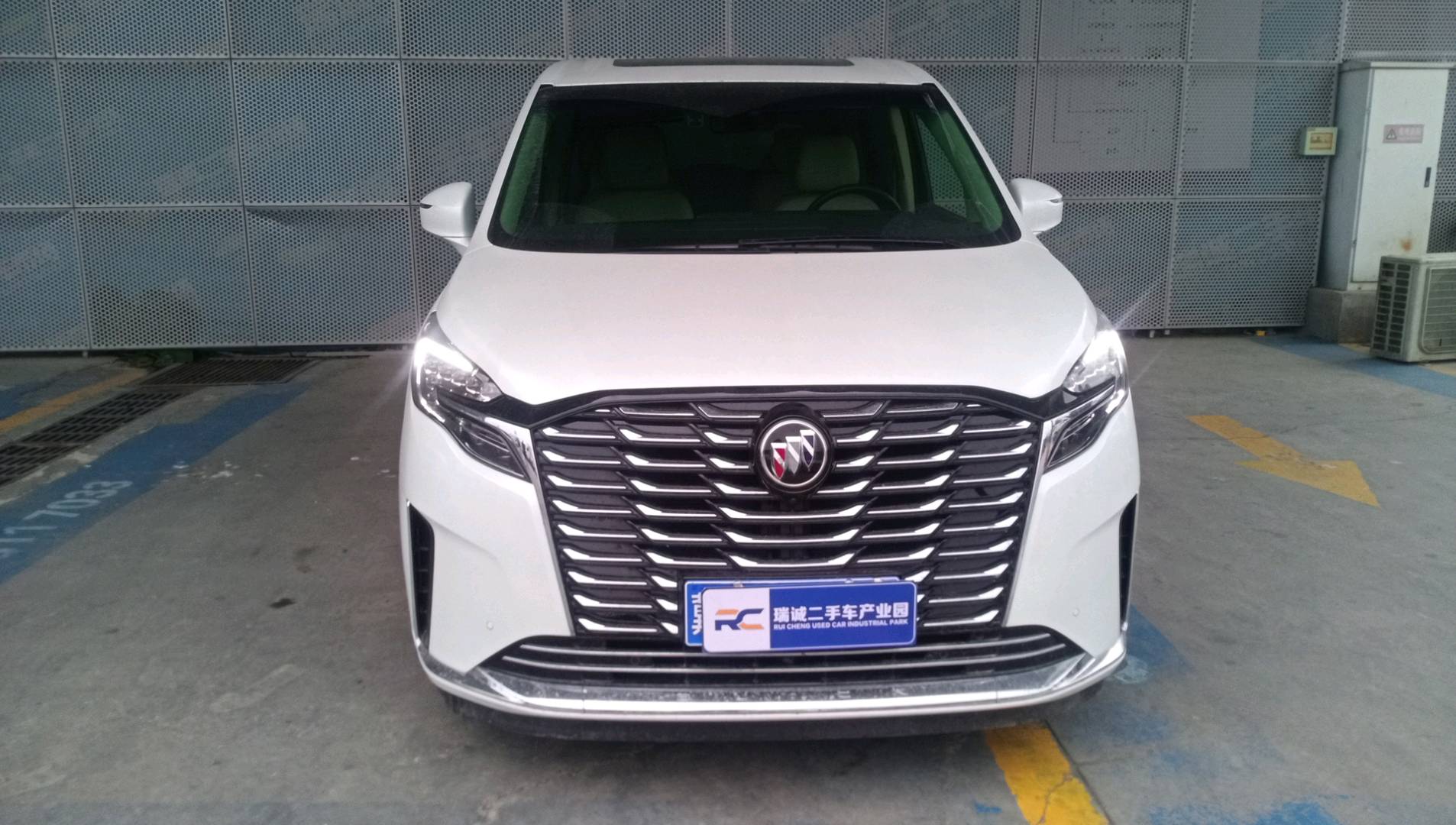 别克 别克GL8 2023款 ES陆尊 653T 智慧豪华型和悦版 二手车市场选瑞诚