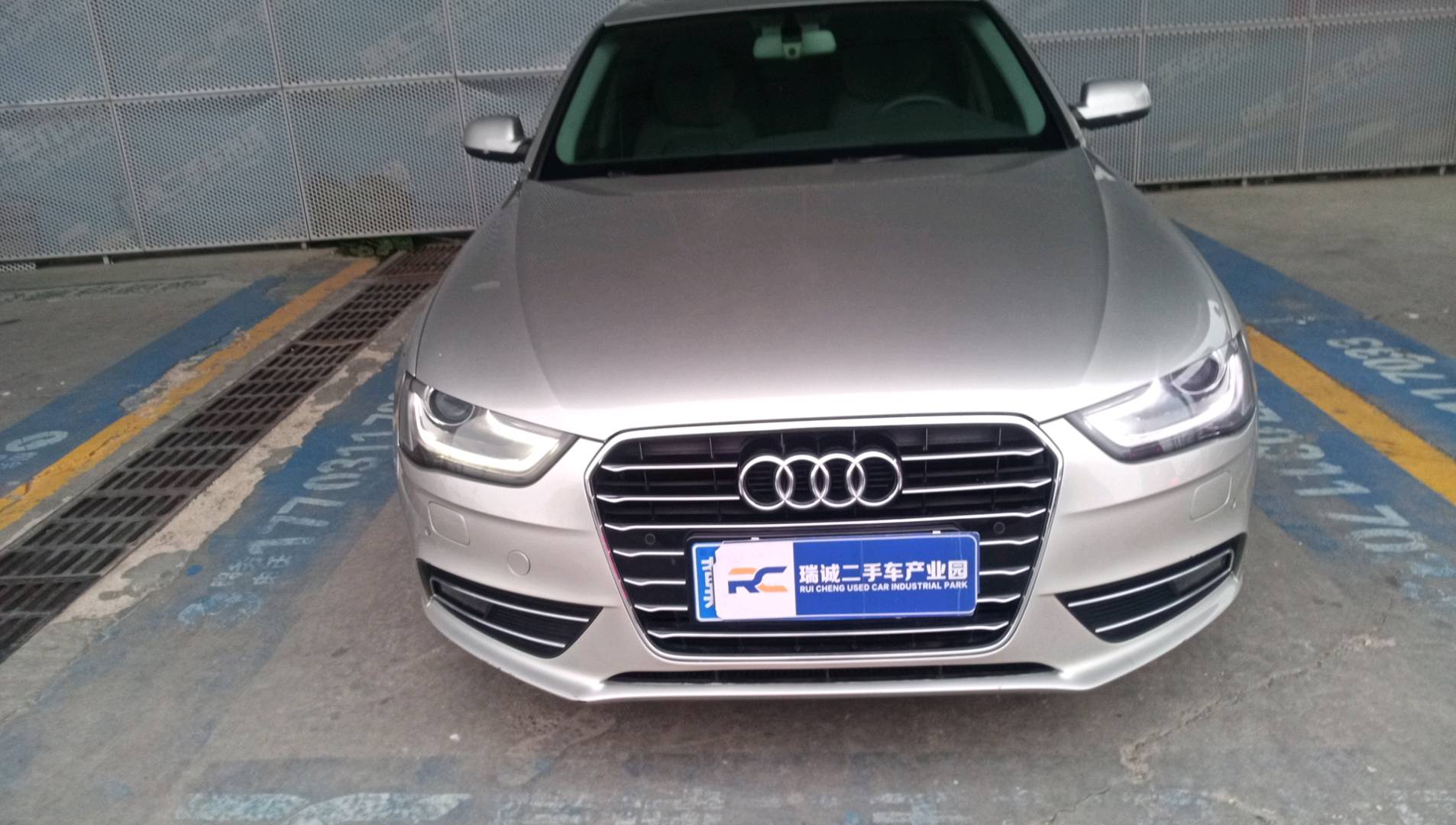 奥迪 奥迪A4L 2015款 35 TFSI 自动舒适型 二手车市场选瑞诚