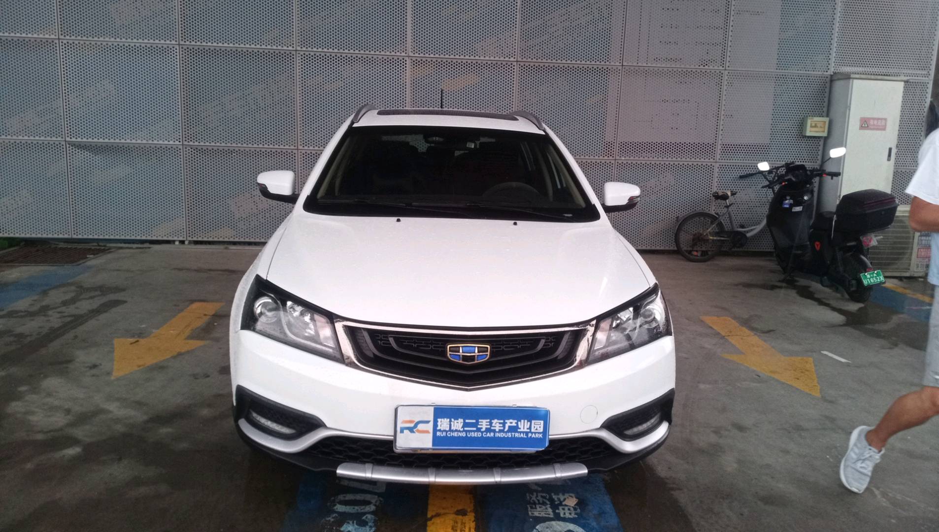 吉利汽车 帝豪 2017款 两厢RS百万款 1.5L 手动向上版 二手车市场选瑞诚